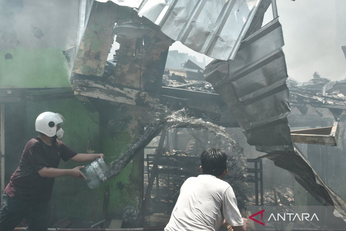 Baznas provides aid to victims of Jakarta fire