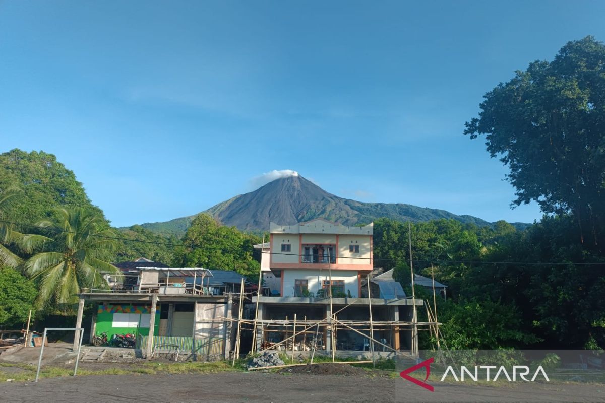 Pos PGA harap petani di Pulau Siau waspada leleran lava Karangetang