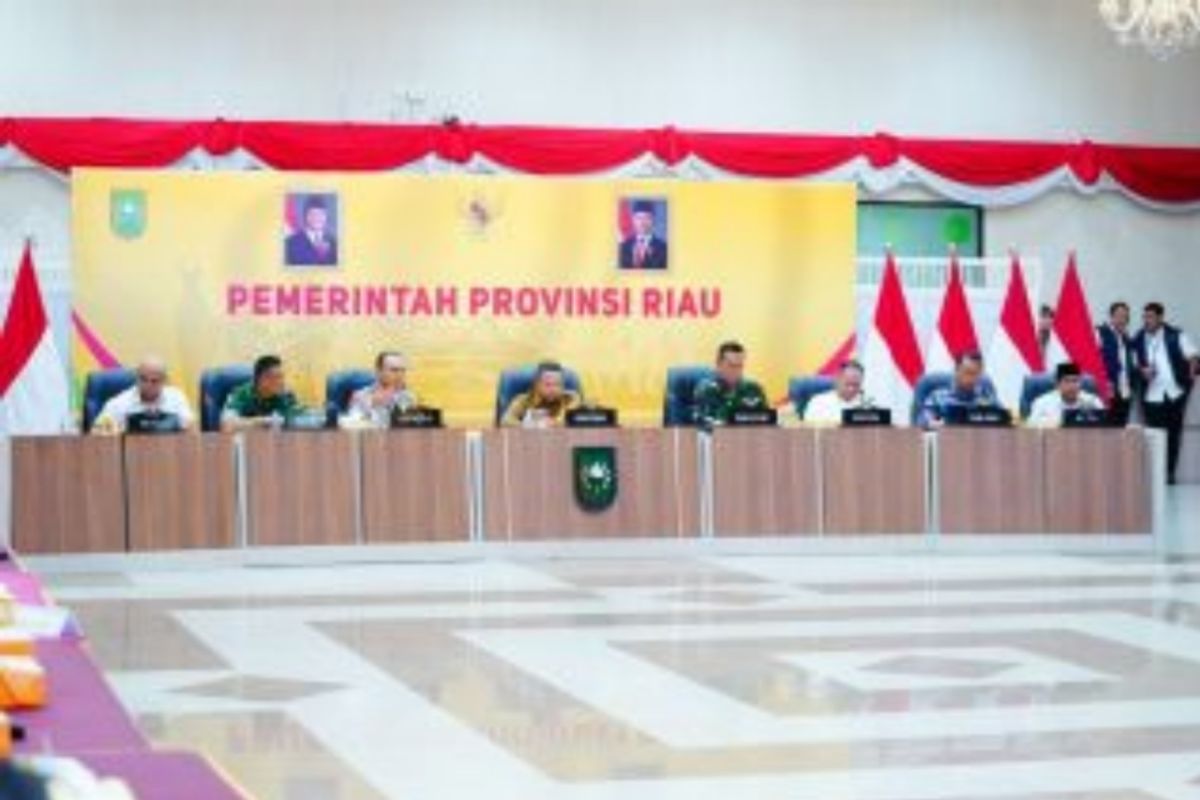 Gubernur Riau terbitkan surat edaran kepada perusahaan wajib gunakan pelat BM