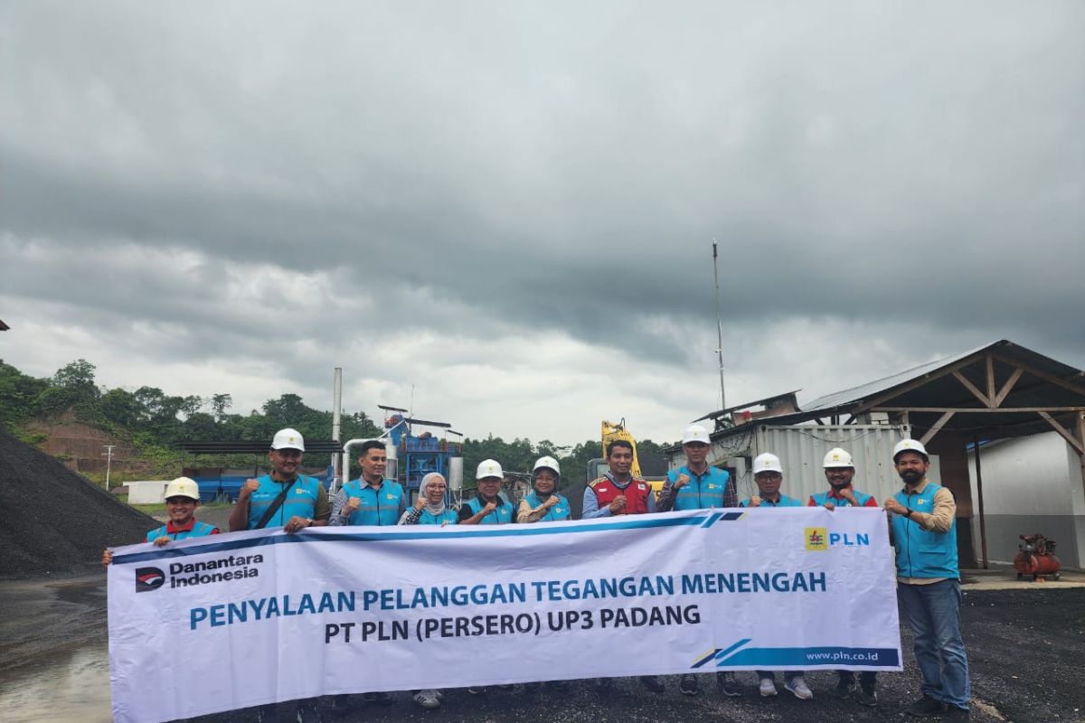 Jelang Hari Kesaktian Pancasila, PLN UP3 Padang Nyalakan Daya 690 kVA untuk Industri Stone Crusher PT Pandora Energi Persada
