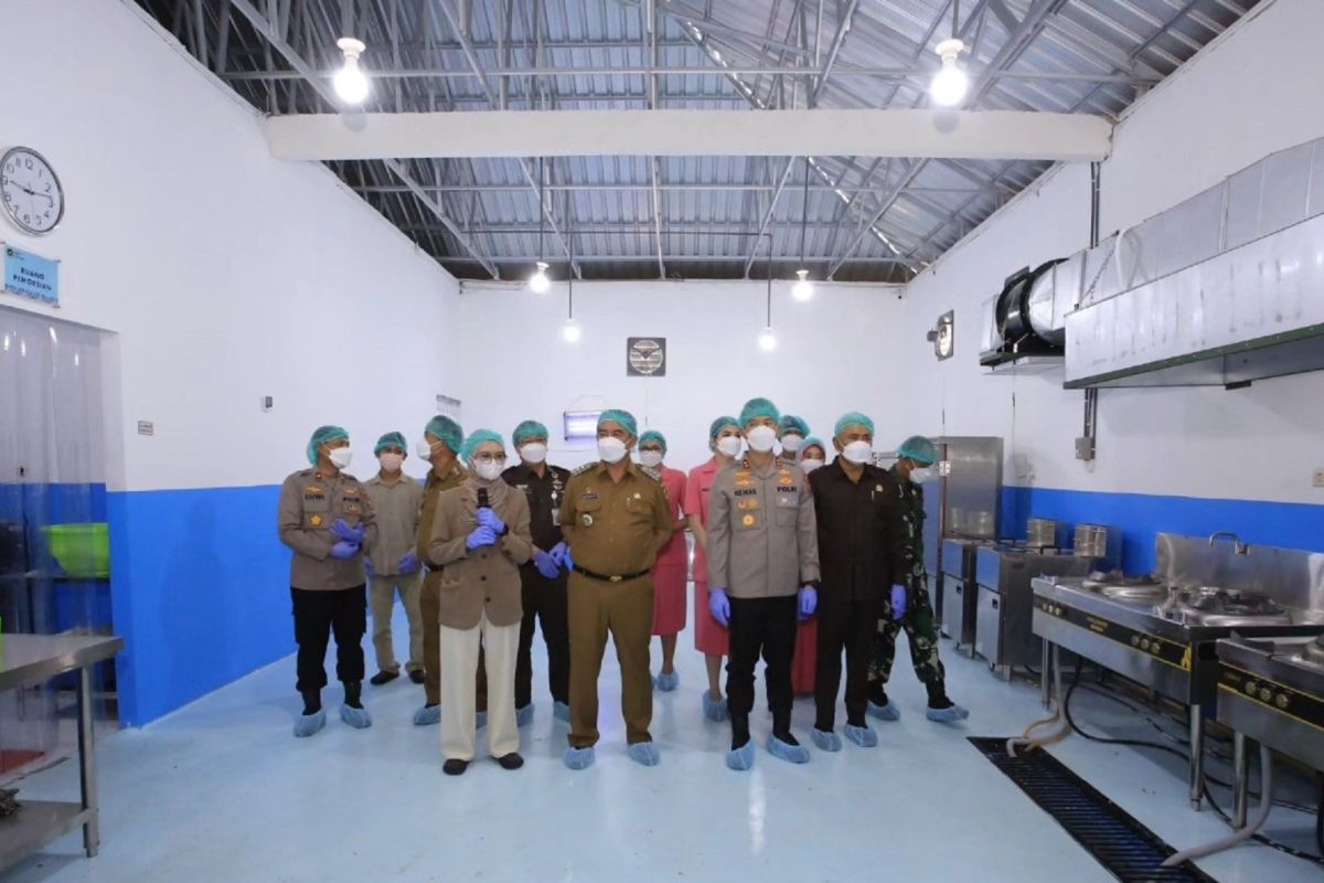 Pemkab Madiun libatkan tim kesehatan untuk pantau makanan di SPPG