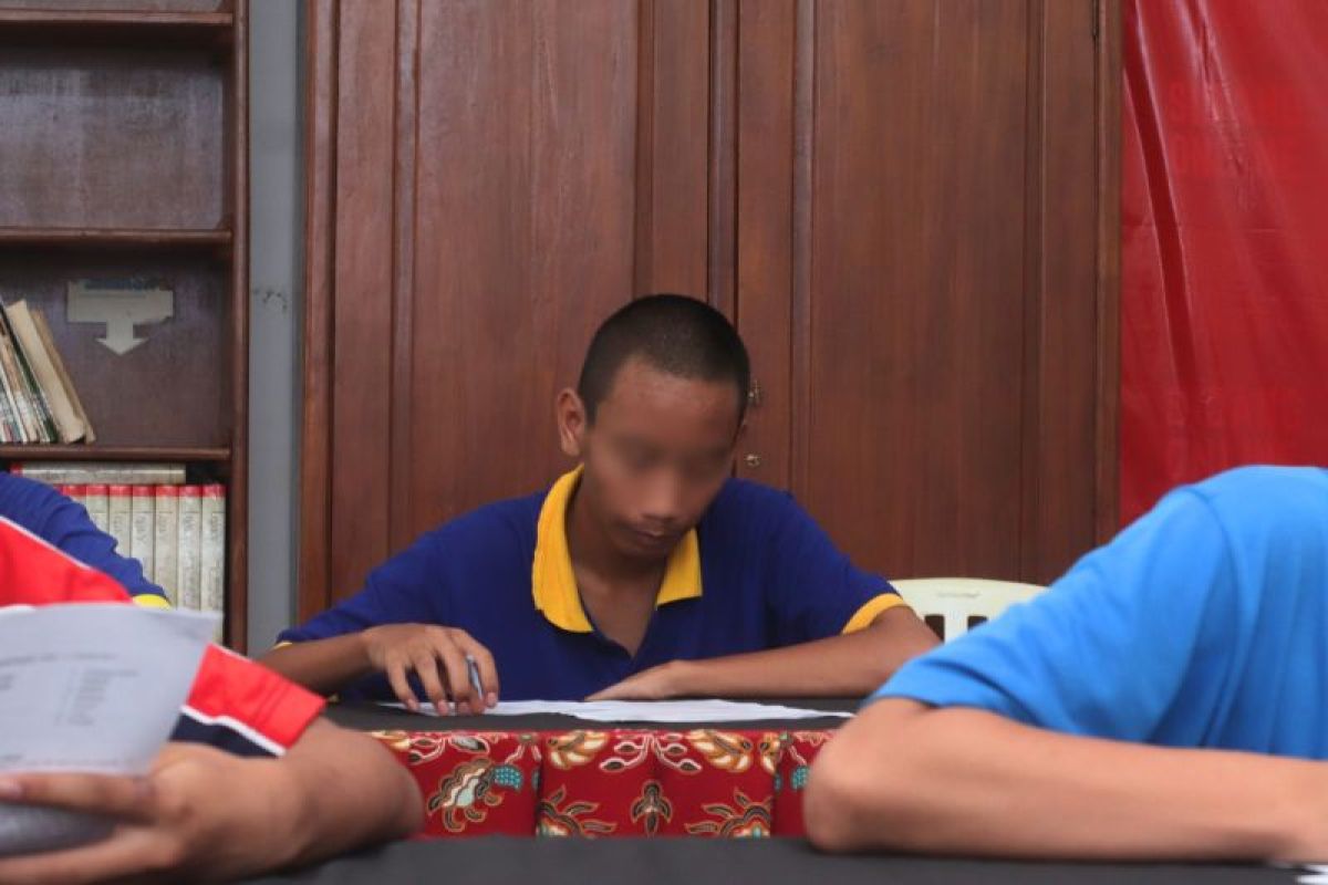 Lapas Kediri fasilitasi ujian tengah semester untuk ABH