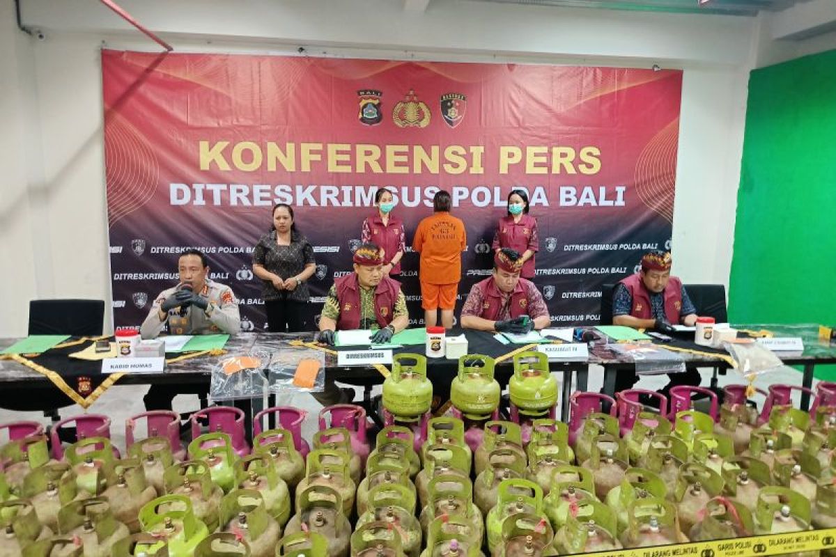 Polda Bali bongkar praktik pengoplosan gas LPG keuntungan Rp100 juta