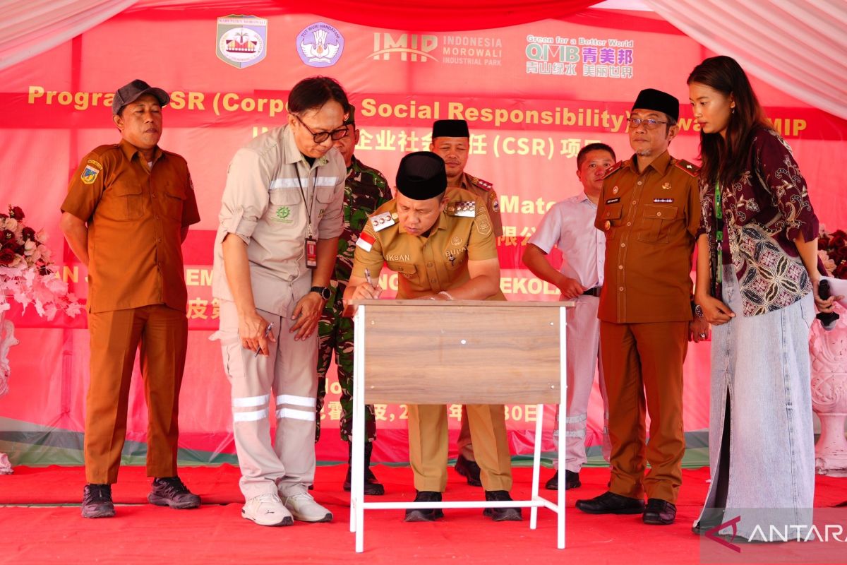 IMIP dan QMB Serahkan Bantuan Infrastruktur di Bahodopi