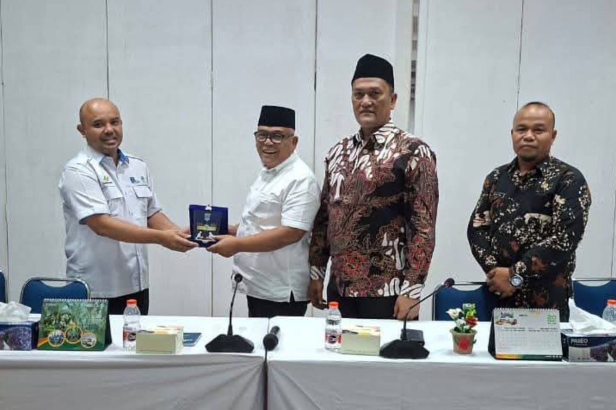 Bupati dan Wakil Bupati Pasaman Barat kunjungi PPKS, Tbk Lonsum dan BBPPTP Medan, bahas peningkatan ketersediaan benih sawit