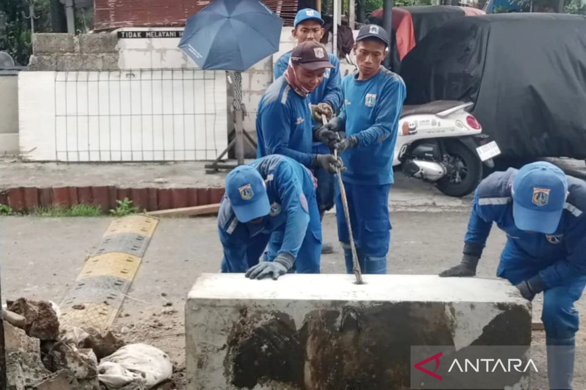 Satgas SDA Ciracas normalisasi saluran air cegah genangan saat hujan