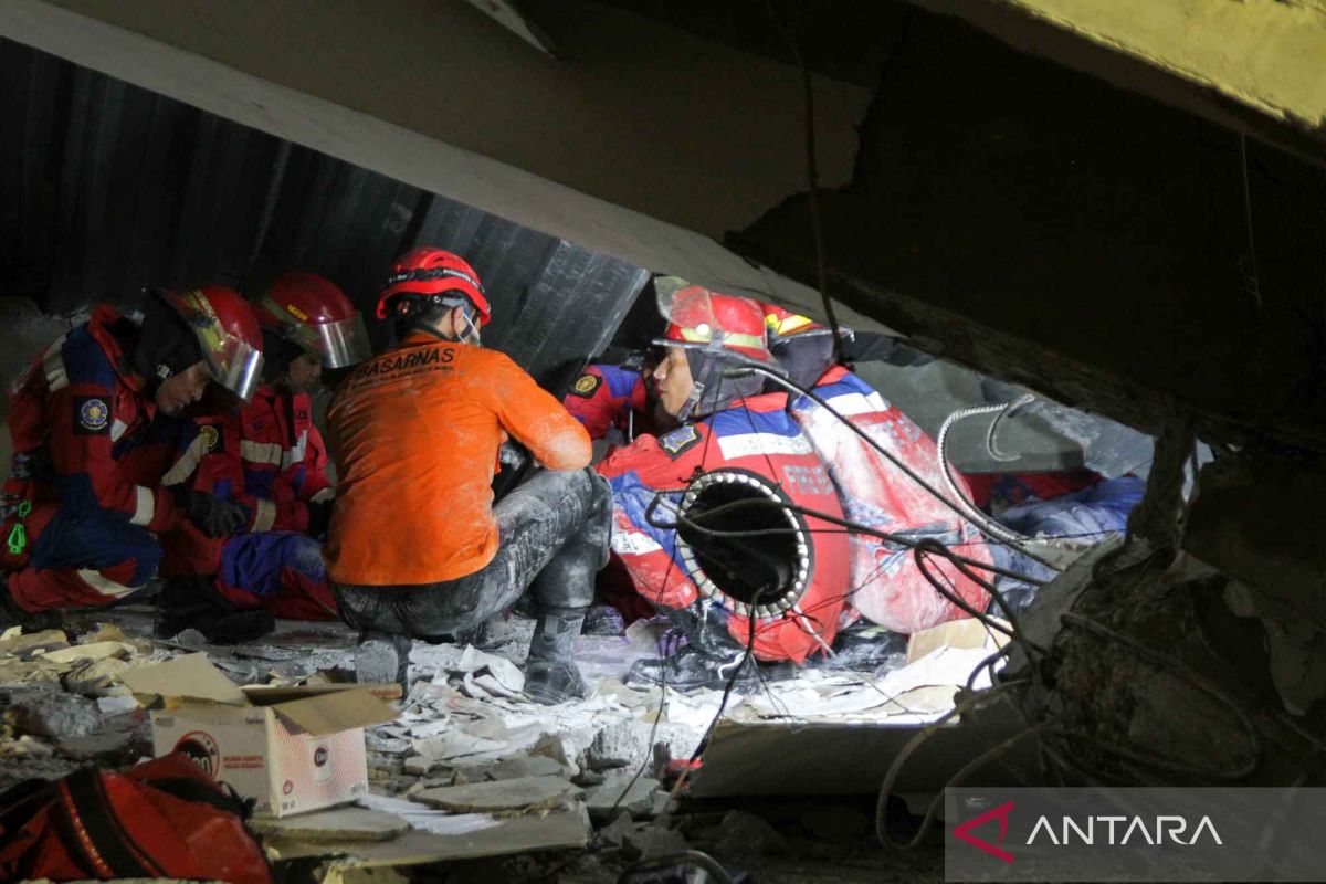 Kemenag pastikan evakuasi santri korban robohnya bangunan Ponpes Al Khoziny berjalan cepat