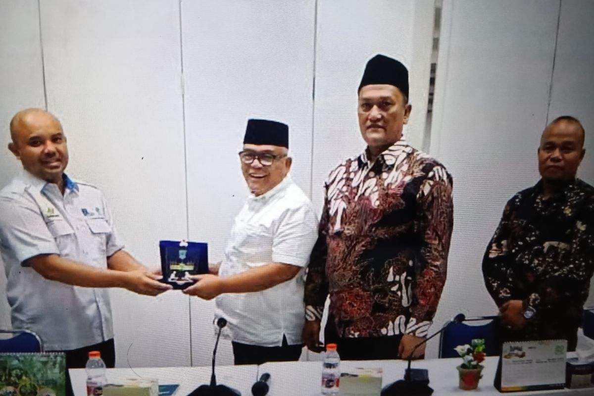 Pemkab Pasaman Barat jajaki kerja sama penyediaan benih sawit ke PPKS Medan