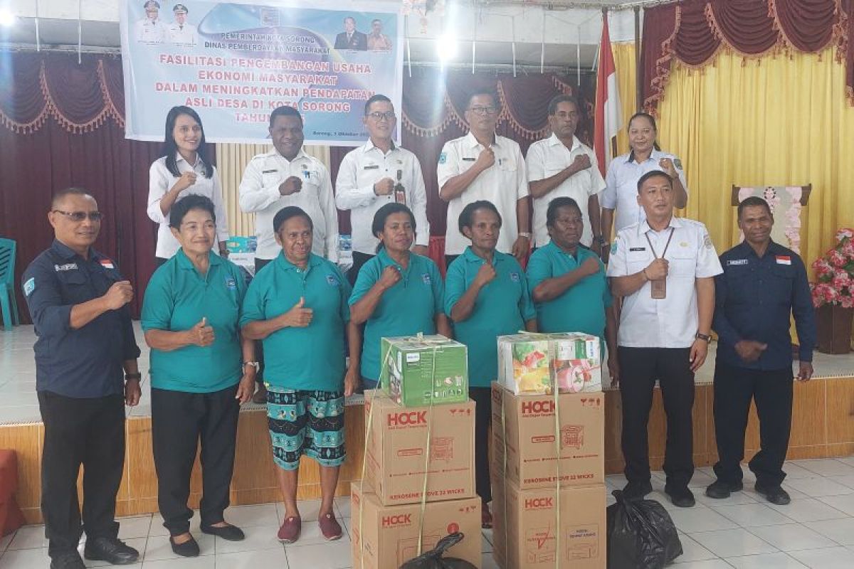 Kota Sorong berdayakan 55 pelaku usaha melalui bantuan fasilitas