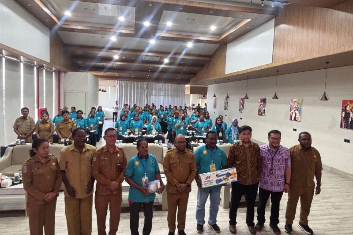 Pelaku usaha OAP dilatih standar pengemasan hingga pemasaran produk