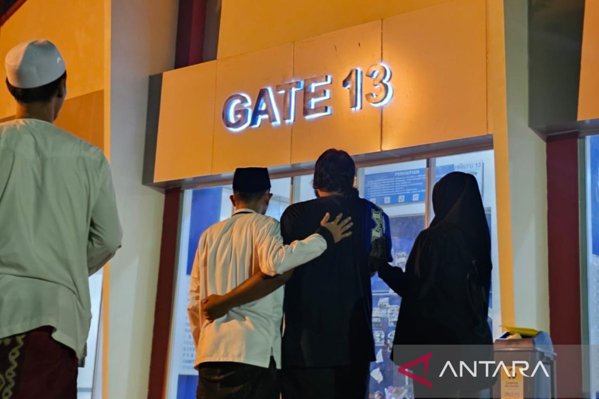 Keluarga hingga suporter doa bersama tiga tahun tragedi Kanjuruhan