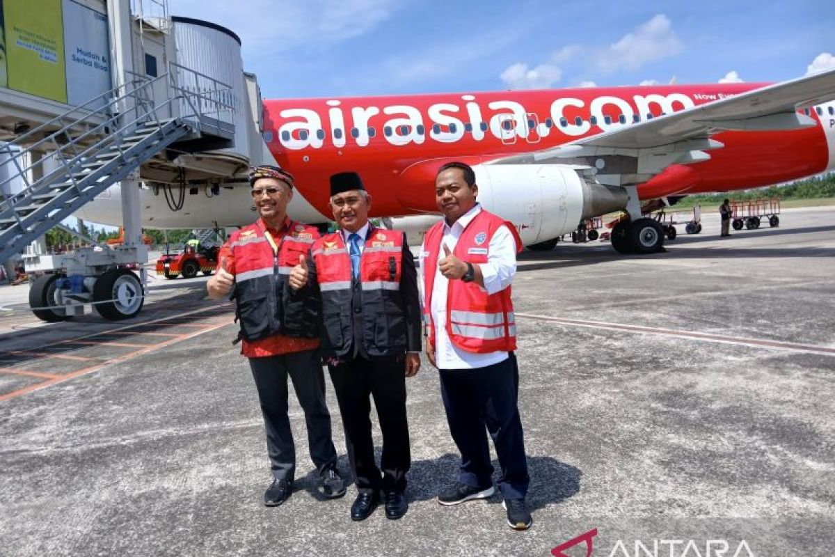 Indonesia AirAsia Resmikan Penerbangan Surabaya--Tarakan Melalui Balikpapan