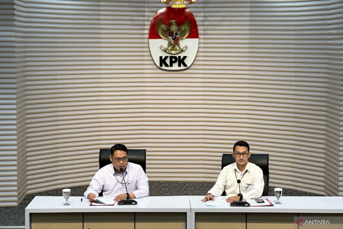 Kasus kuota haji, KPK periksa Ketua Umum AMPHURI dan HIMPUH