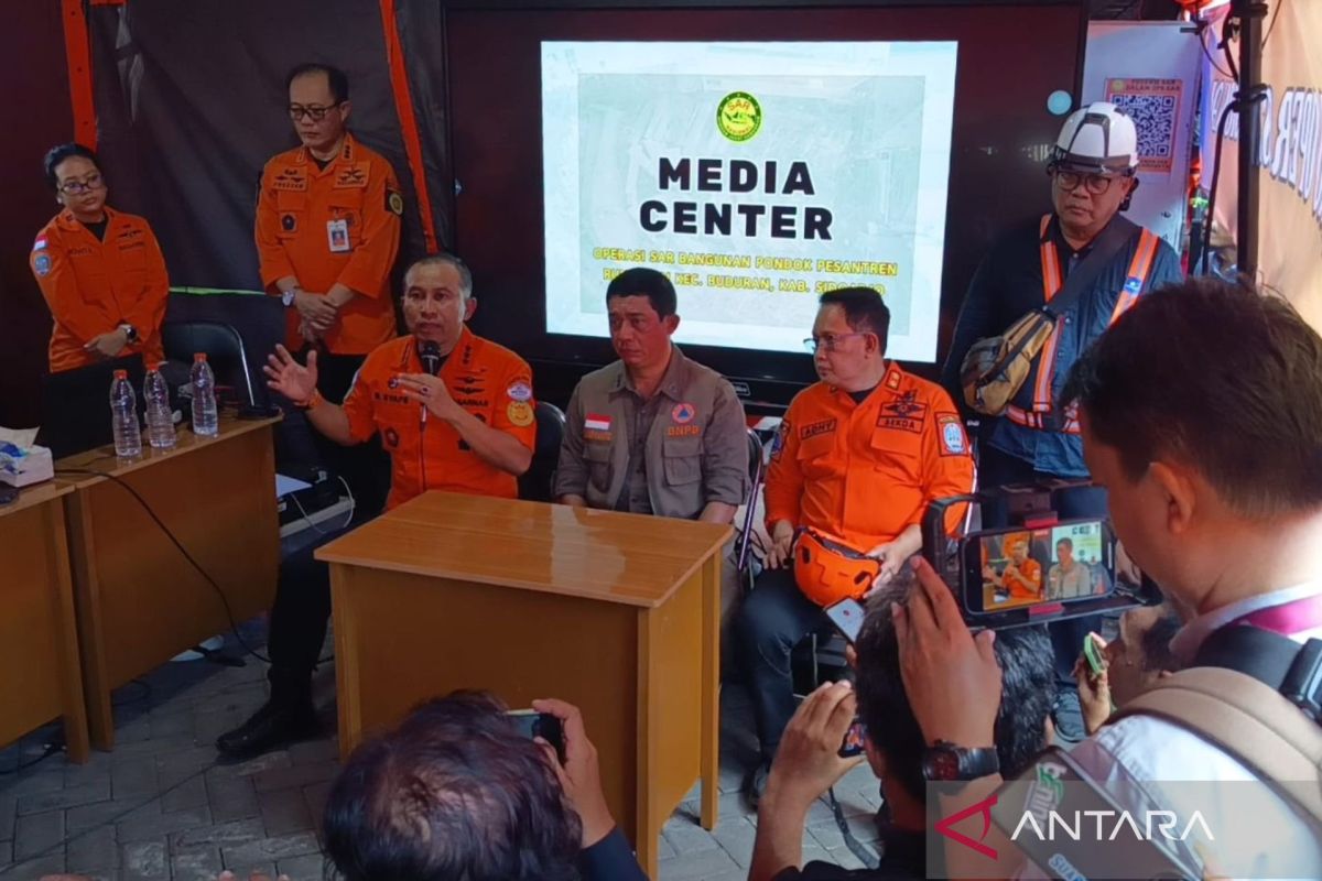Sidoarjo's Al Khoziny School collapse: Rescue teams race to save kids