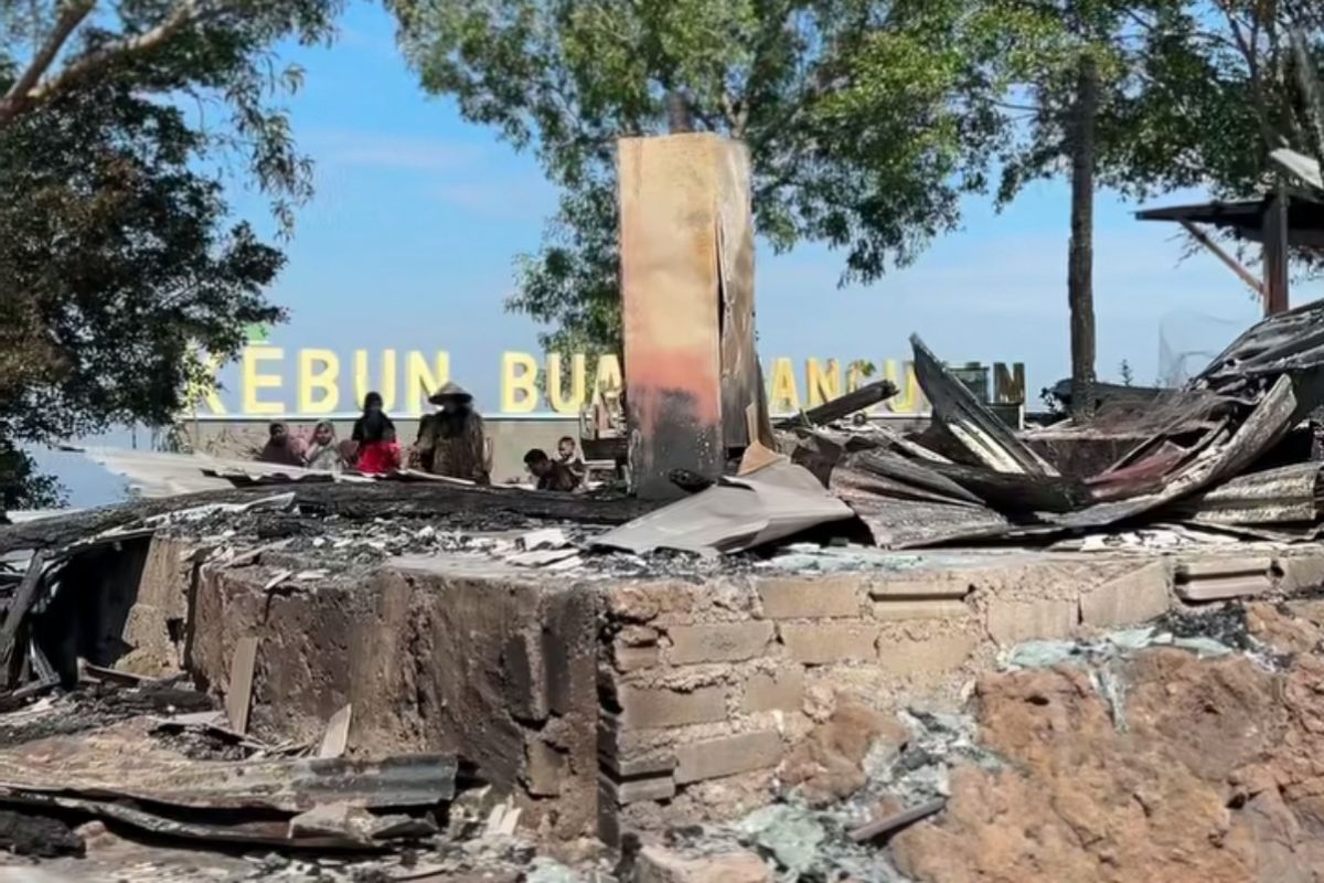 Bupati prihatin atas peristiwa kebakaran belasan kios Kebun Buah Mangunan