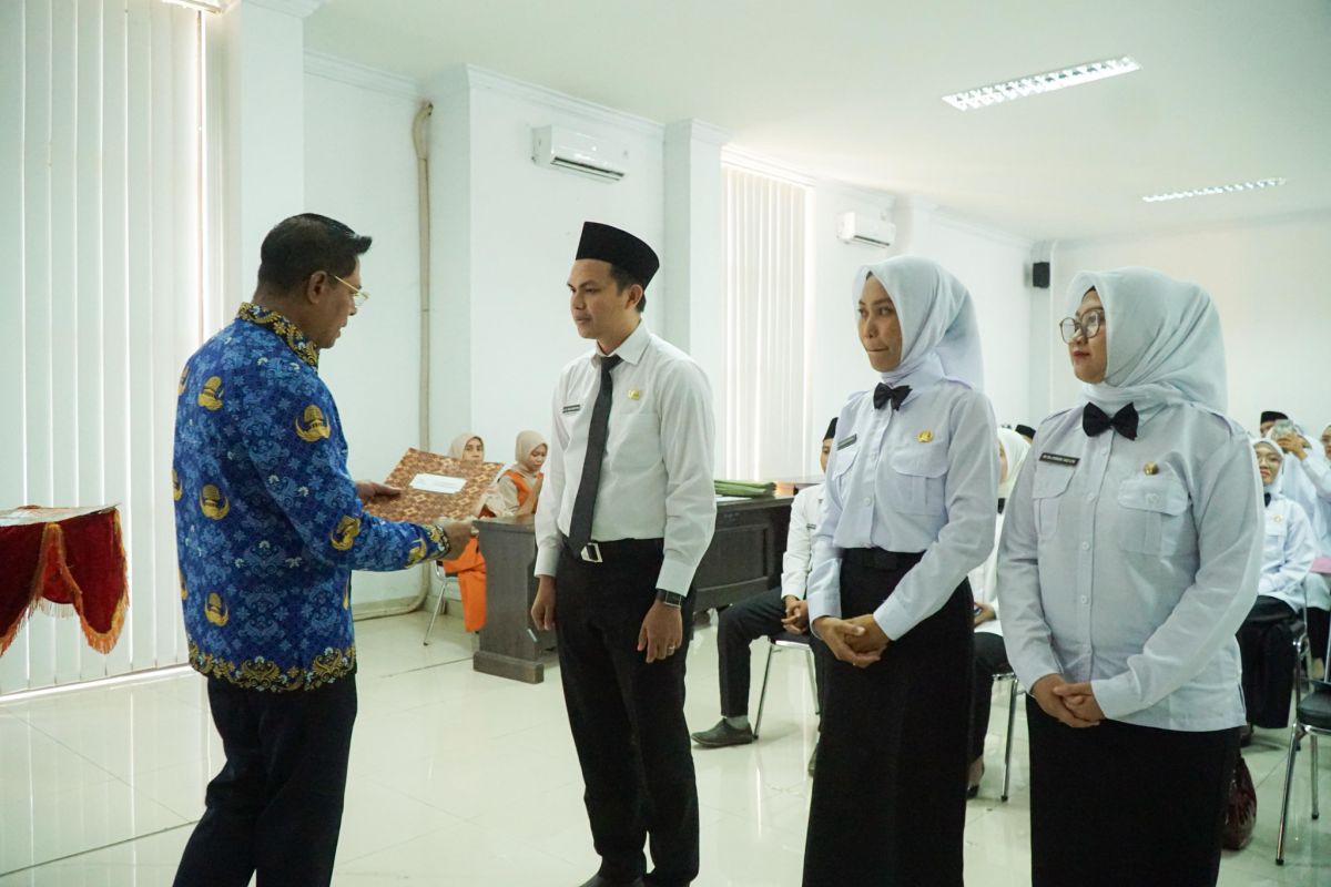 Puluhan PPPK di Lombok Timur terima SK pengangkatan