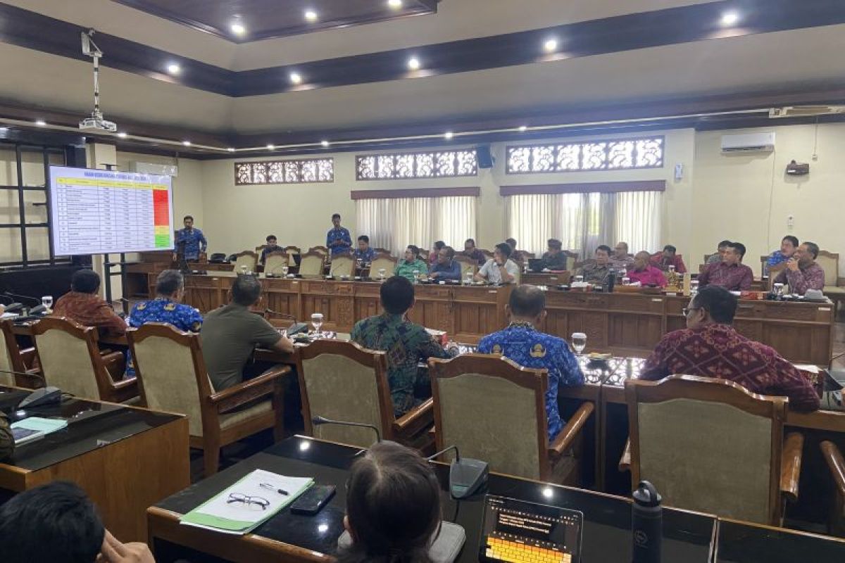 DKLH Bali izinkan hasil pengerukan sungai dibuang ke TPA Suwung