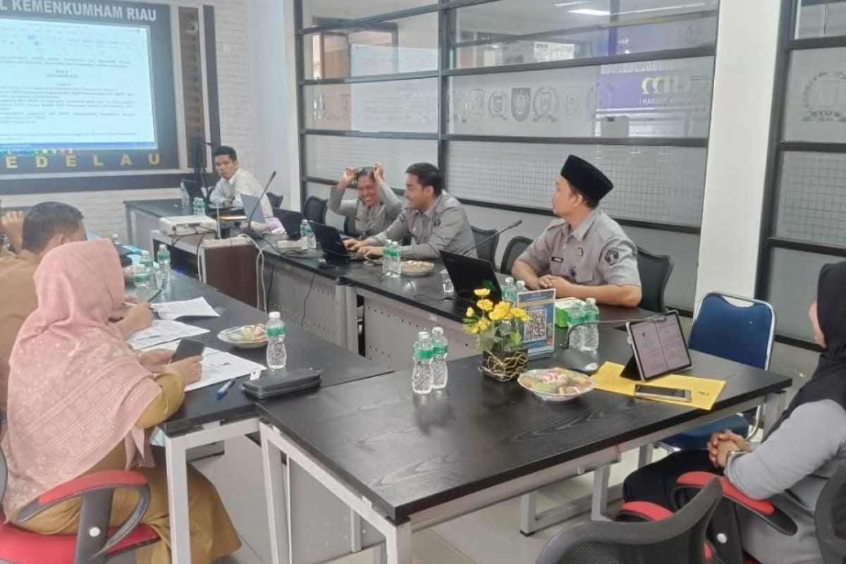 Kanwil Kemenkum Riau Fasilitasi Harmonisasi Dua Ranpergub Provinsi Riau