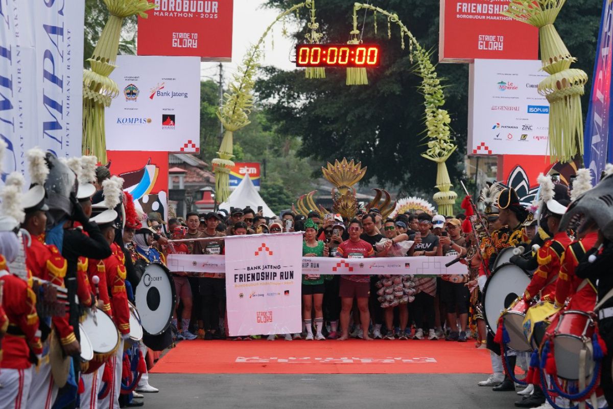 Stride to glory: Semangat lari sehat dan UMKM di Purwokerto