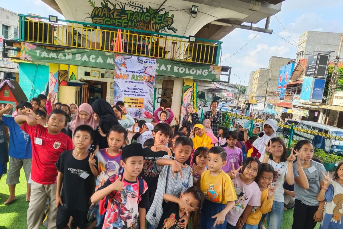 PNM Peduli hidupkan literasi anak di TBM Kolong Ciputat