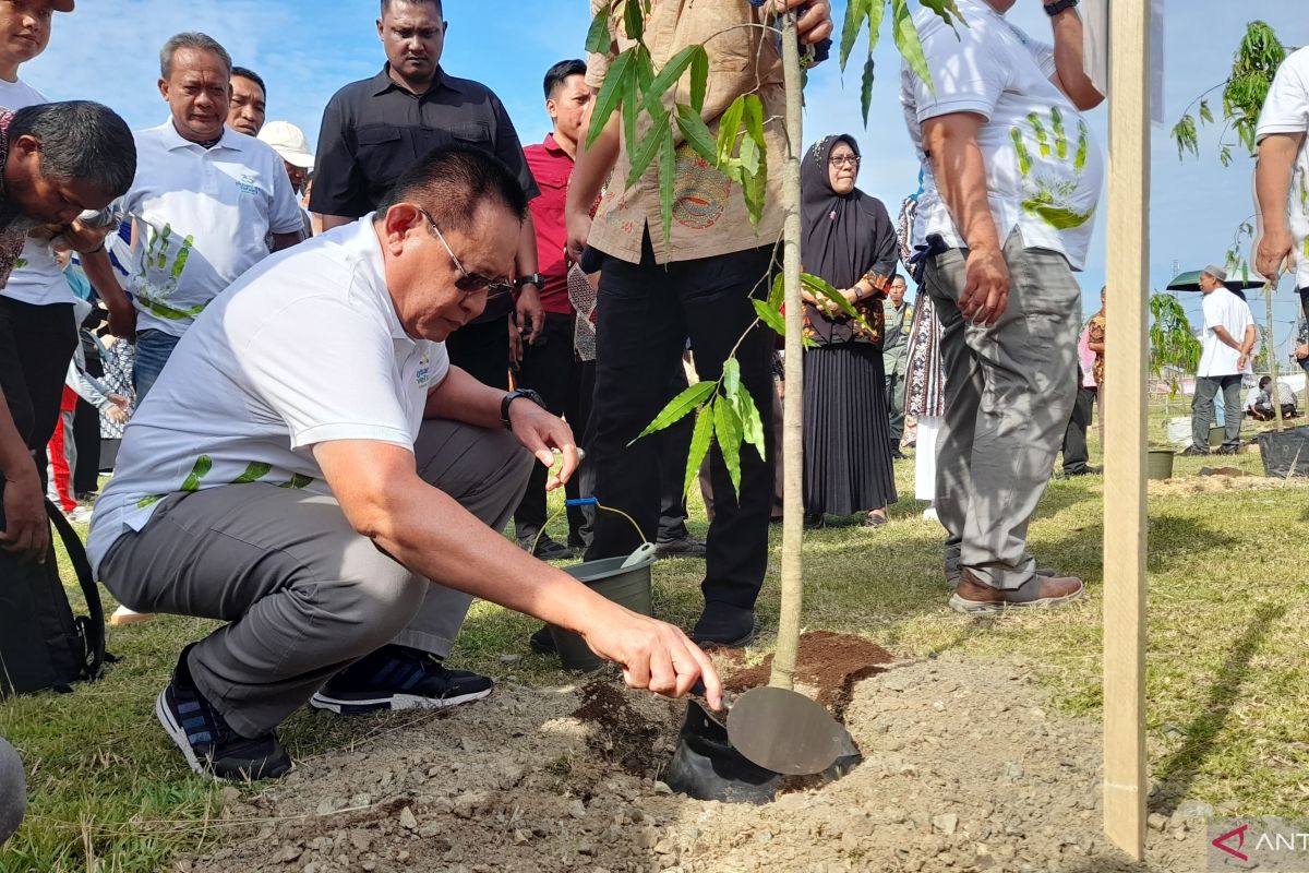 Gubernur Gorontalo pastikan akan tanam pohon di sepanjang GORR