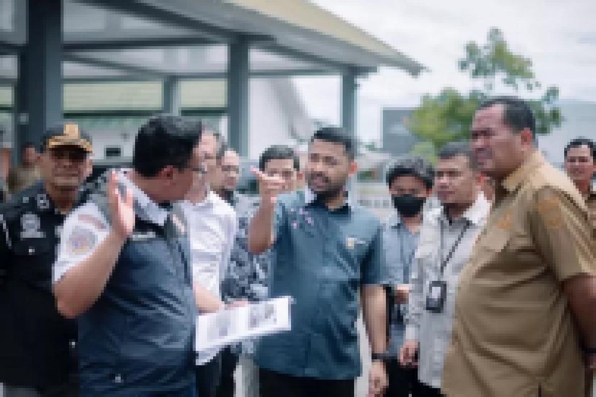Zigo Rolanda tinjau kondisi terminal Jati Kota Pariaman