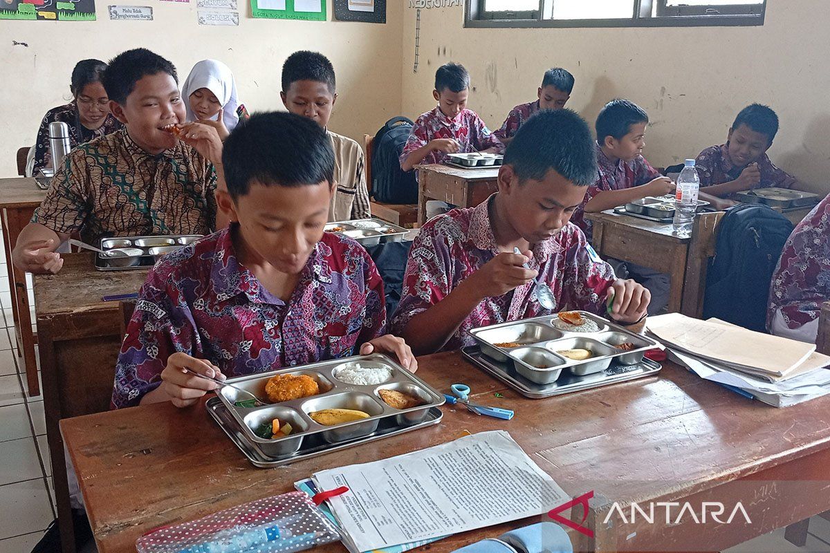 Senyum anak Bobotsari  terjaga lewat program Makan Bergizi Gratis