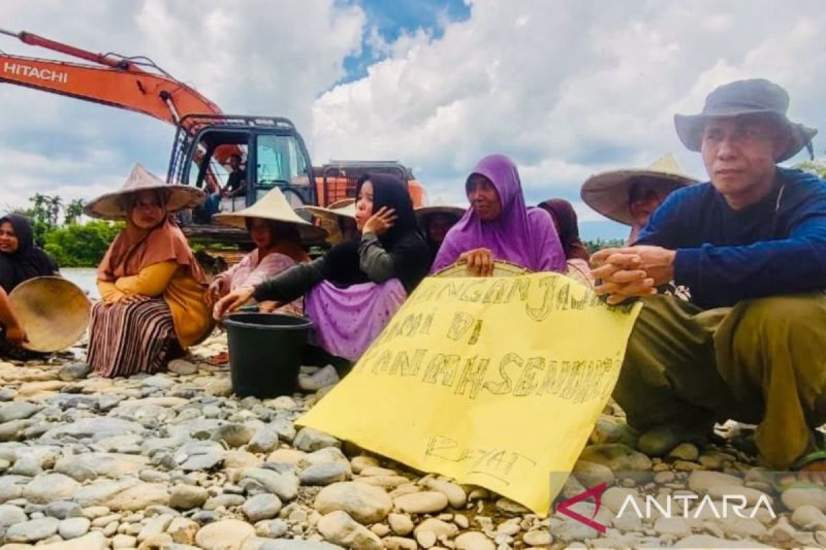 Reaksi dari Aceh Barat tolak rencana Mualem tutup tambang emas ilegal