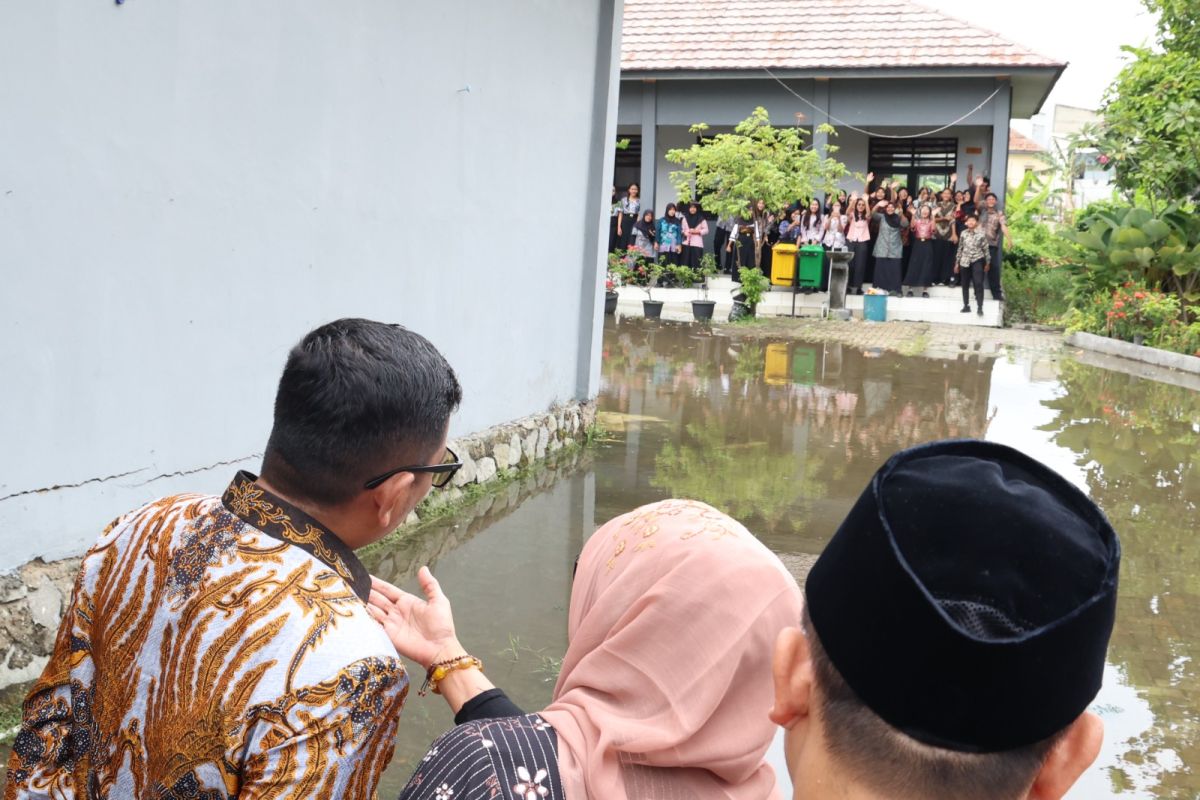 Pemprov Banten siapkan opsi relokasi SMAN 15 Tangerang karena banjir