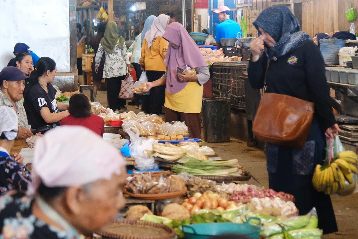 Pemkot Magelang ajak warga jaga semangat "Nglirisi Pasar"