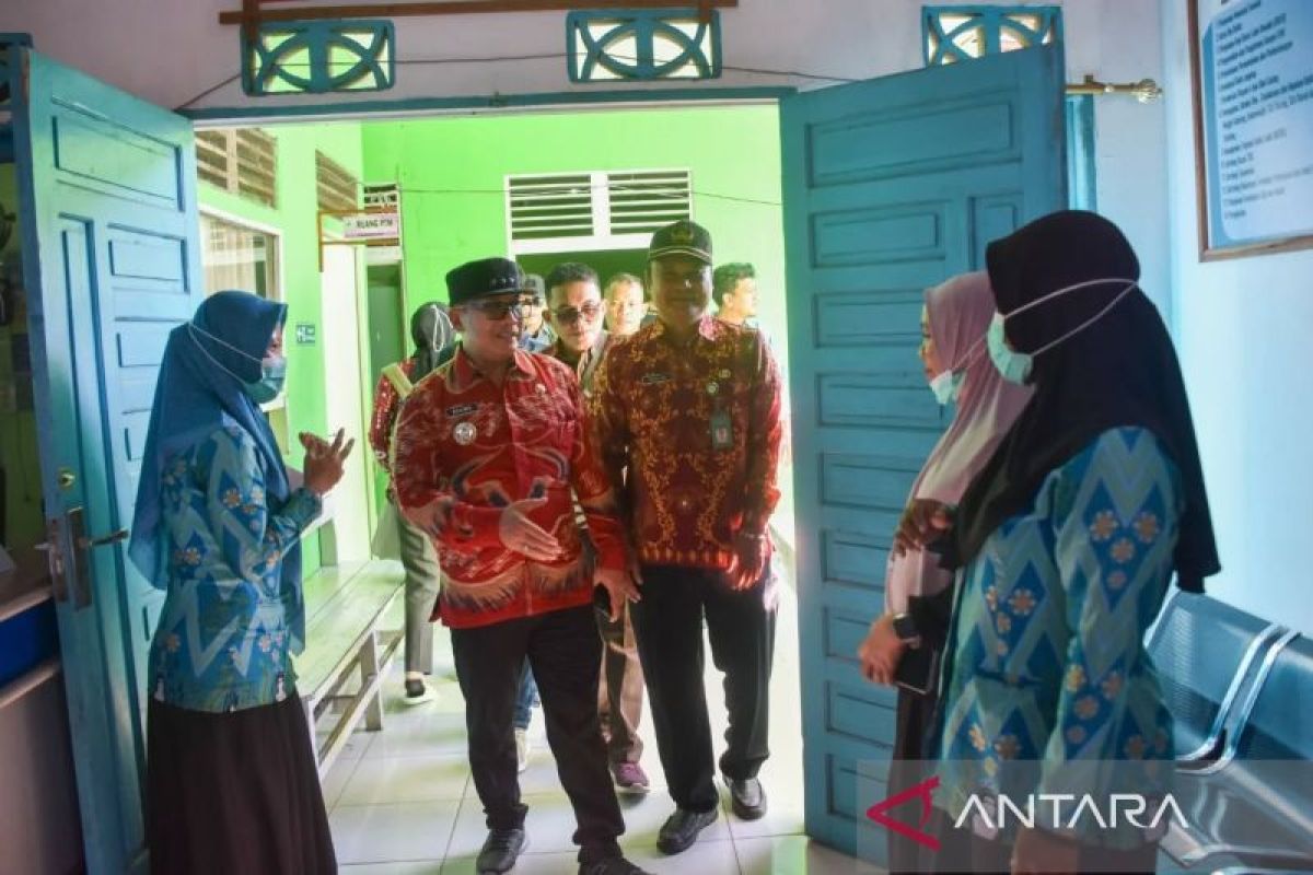 Bupati Kubu Raya, Sujiwo pastikan layanan kesehatan daerah terpencil optimal