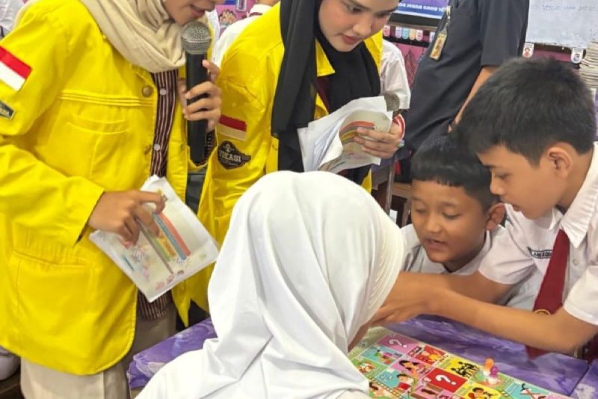 UI edukasi PHBS ke siswa di Jakarta lewat permainan ular tangga