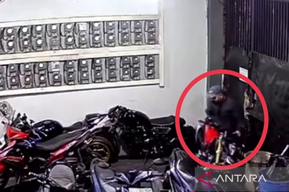 Polisi selidiki kasus pencurian dua unit sepeda motor di Tomang Jakbar