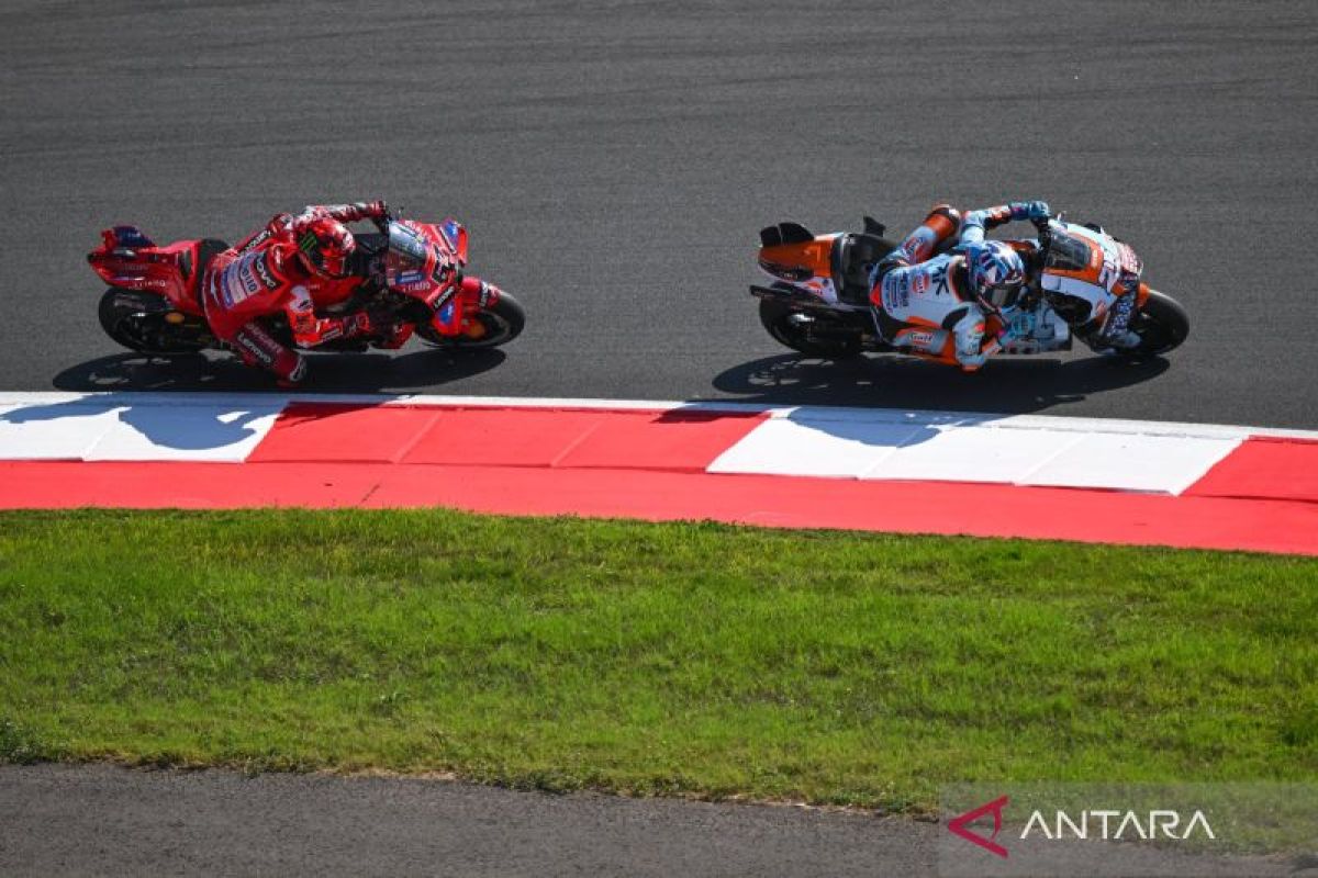 Raih kemenangan perdana, Raul Fernandez juarai MotoGP Australia