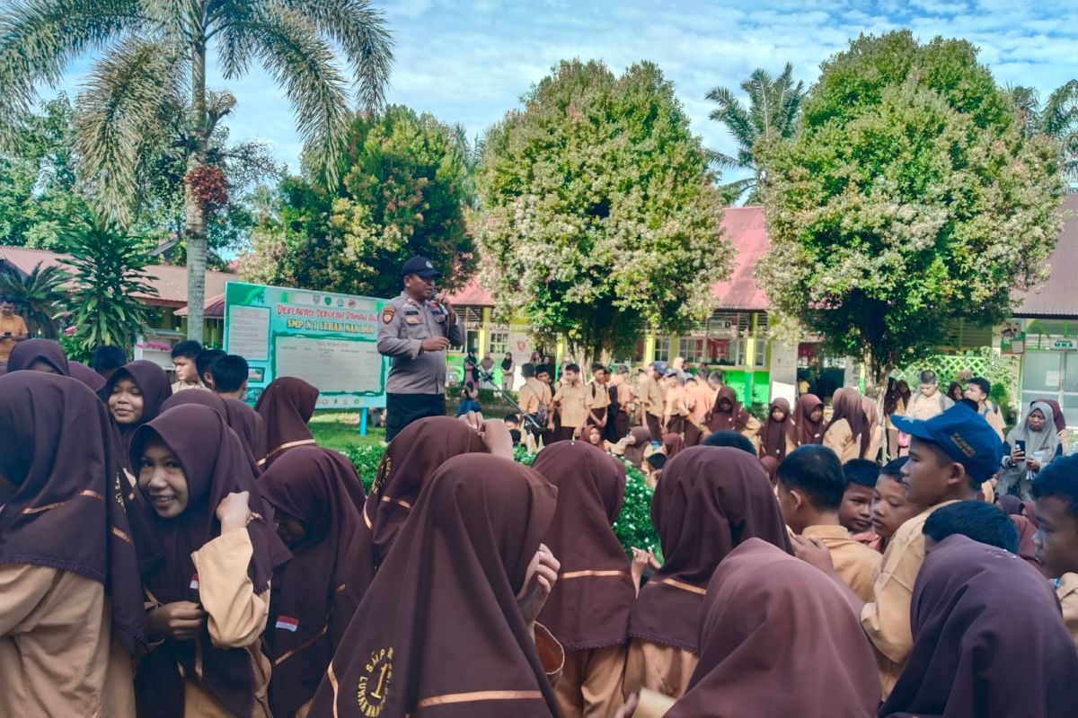 Polres Pasaman Barat edukasi pelajar tentang bahaya kenakalan remaja