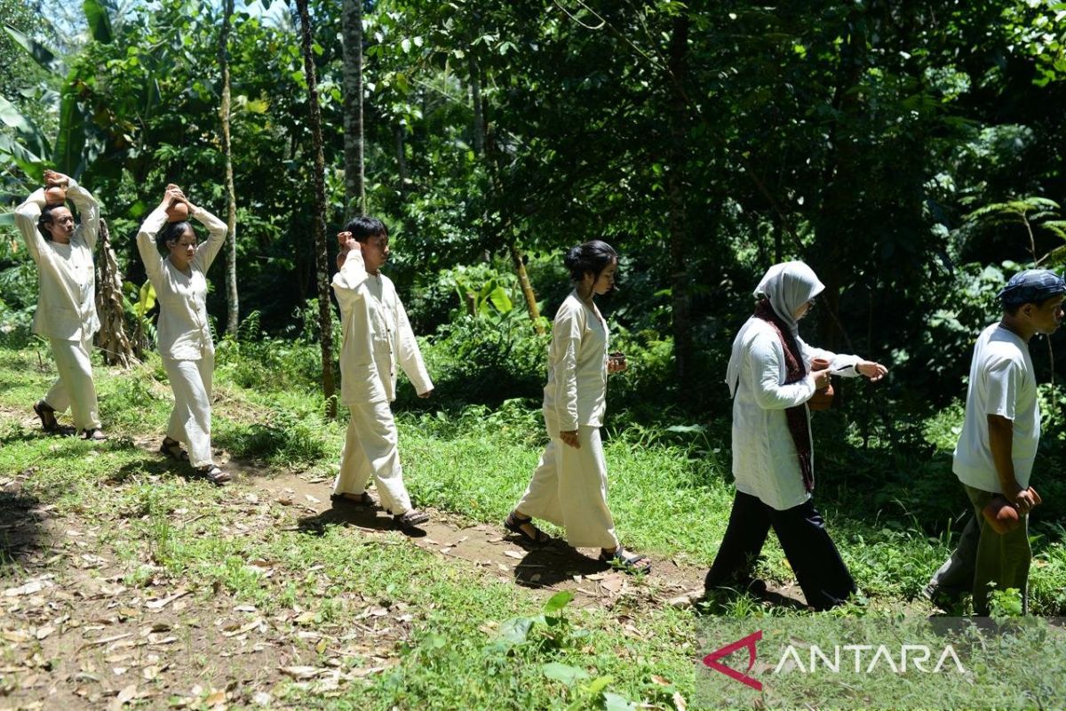 Tradisi Ngunder Cai panggilan untuk jaga Sungai Cibanten