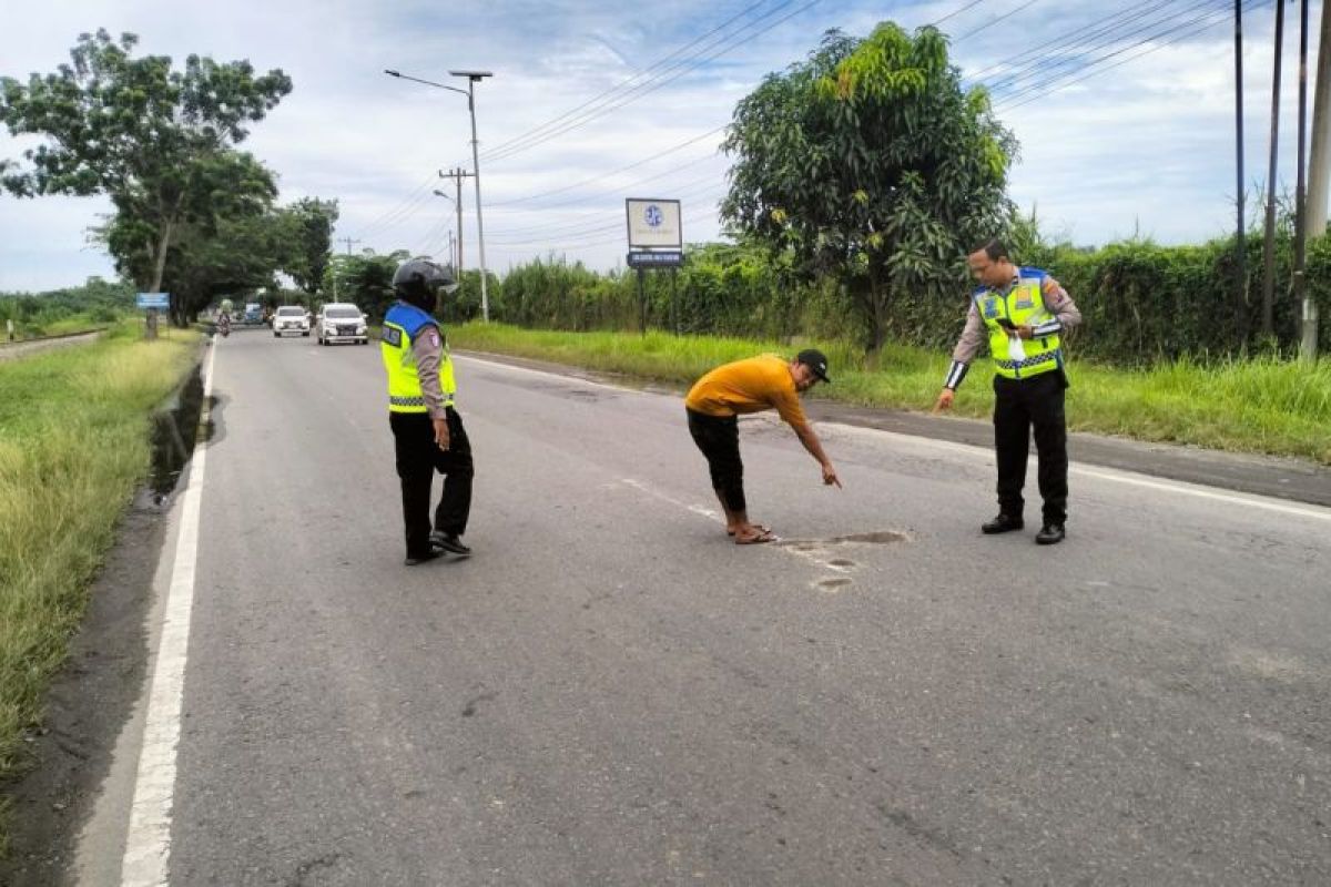 Pengendara Moge tewas tabrak truk di Perbaungan