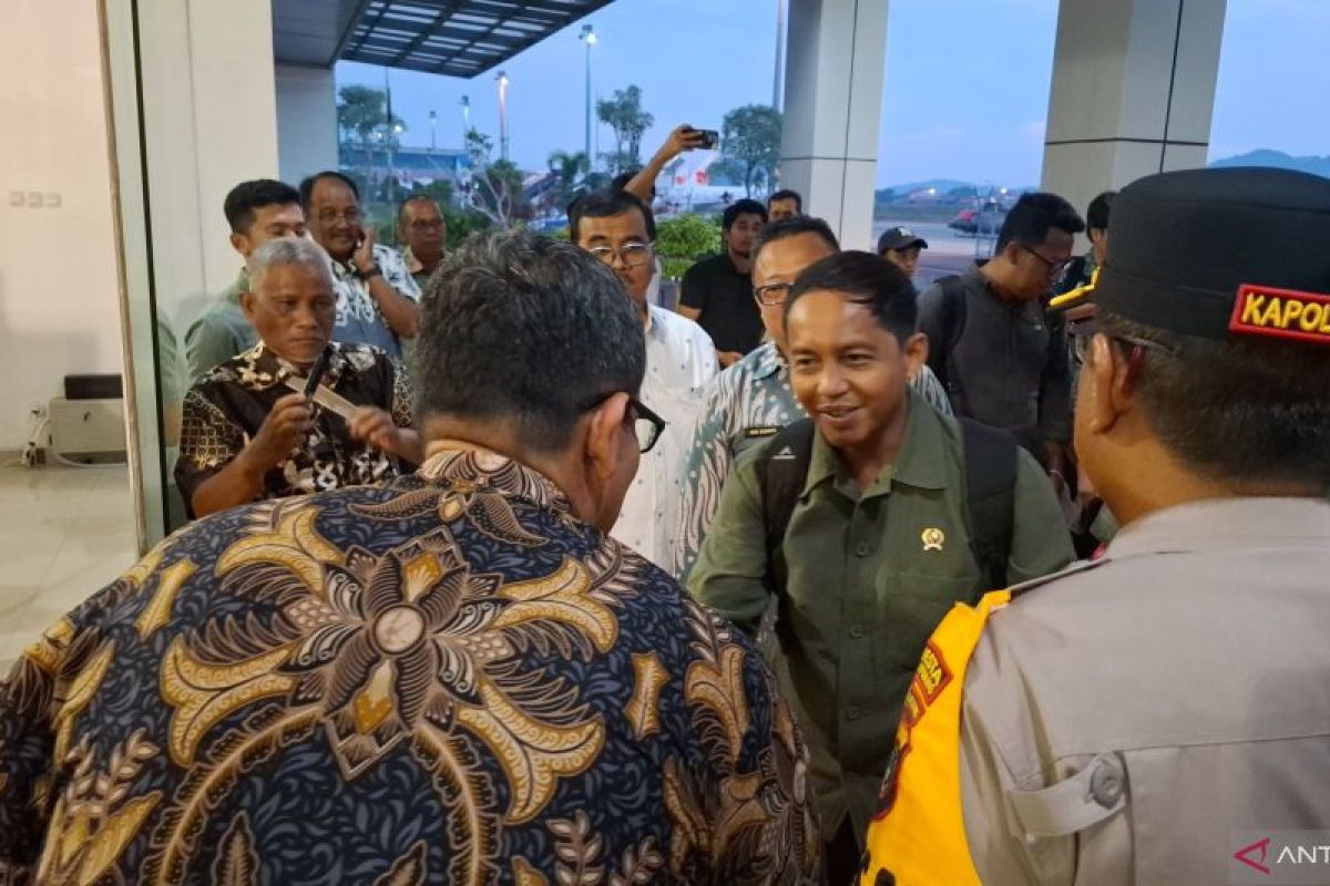 Jelang kunjungan presiden Prabowo, tujuh menteri kabinet Merah Putih tiba di Bangka Belitung