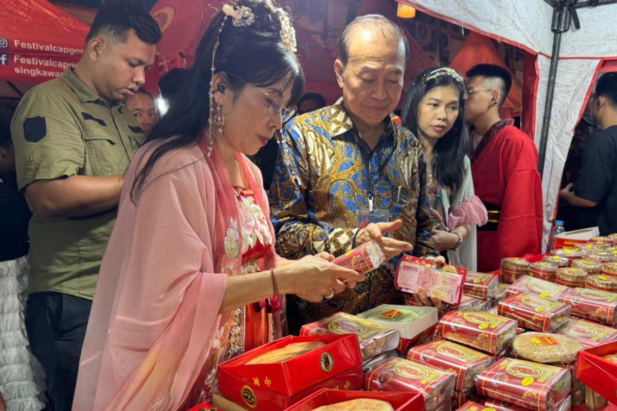 Moon cake Festival Singkawang menjadi simbol pelestarian budaya