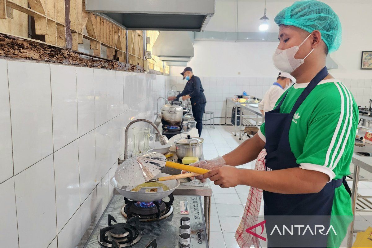 Koki berbagai SPPG di Jateng  ikuti uji sertifikasi kompetensi