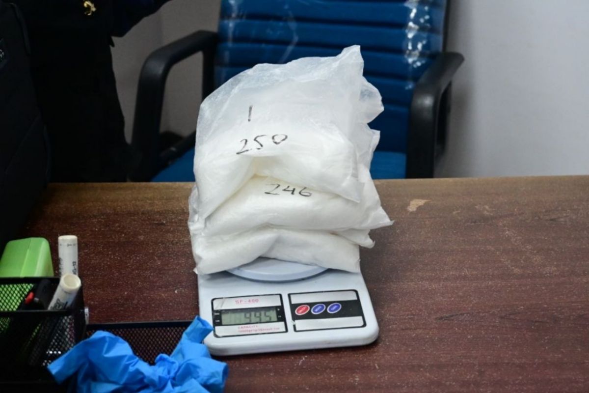 Petugas Bandara SSK II Pekanbaru kembali gagalkan penyelundupan 1 kg sabu