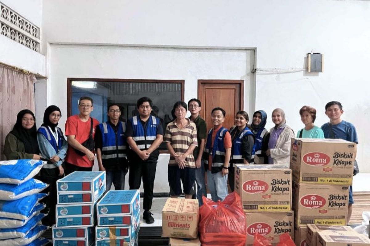 Pelni Fakfak bantu korban kebakaran di Jalan Izak Telusa