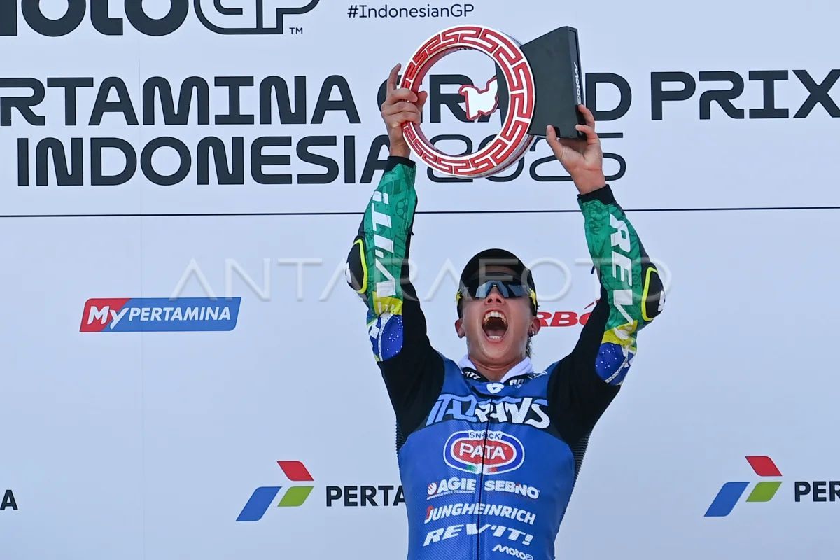 Diogo Moreira juara Moto2 Indonesia 2025