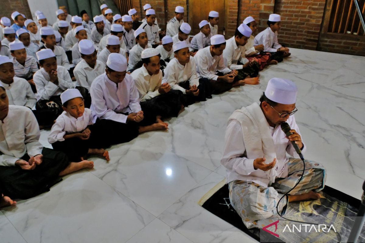 RI Govt to set building standards for Islamic schools