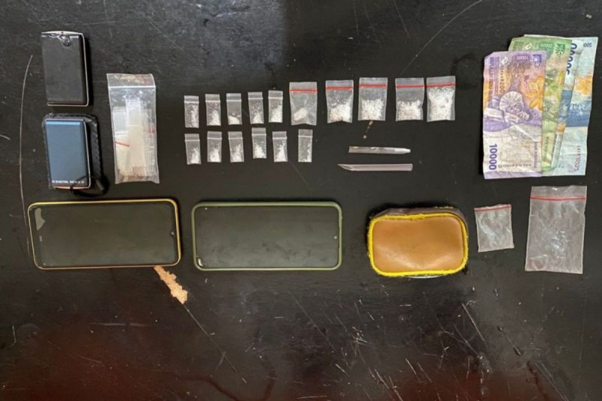 Polres Simalungun ringkus tiga pemuda konsumsi sabu di satu rumah