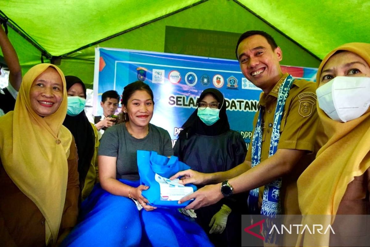 Pemkab OKI jalankan jemput bola  pelayanan terpadu bagi warga pesisir