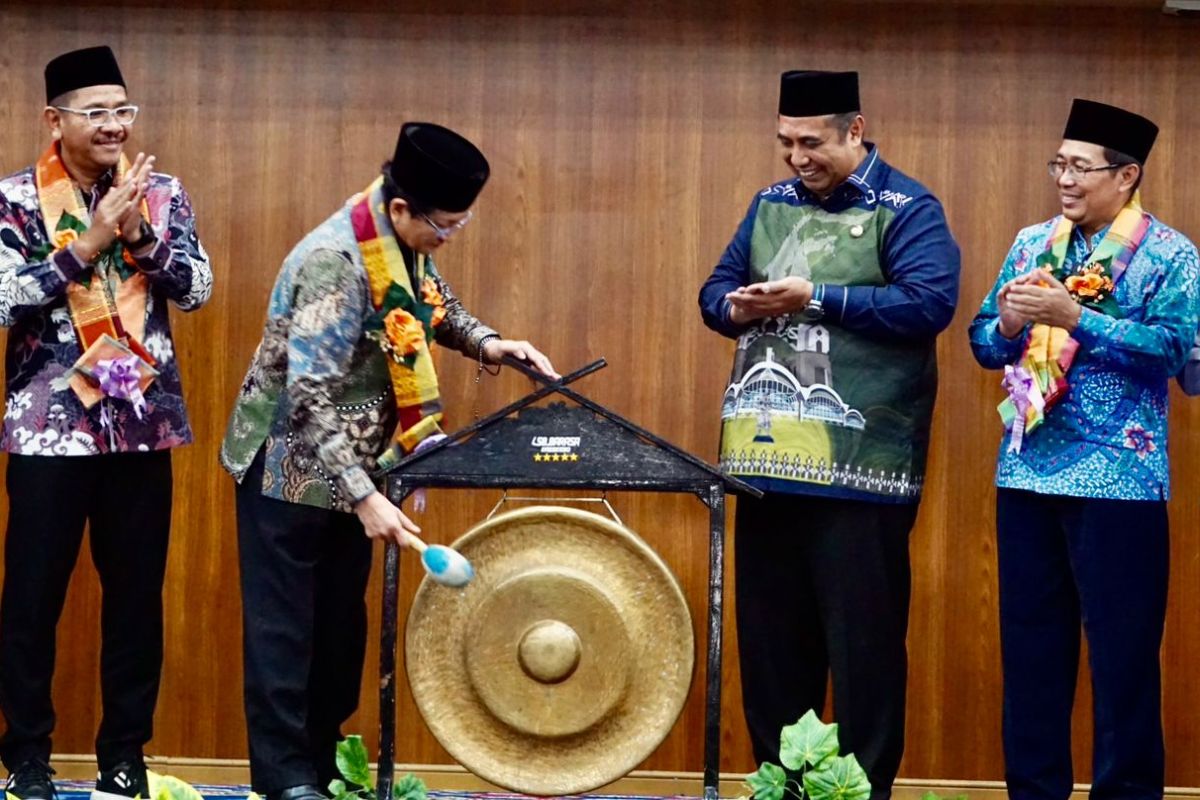 Kemenag kukuhkan Maros sebagai Kota Wakaf, Menag: Potensi ekonomi umat harus diperluas