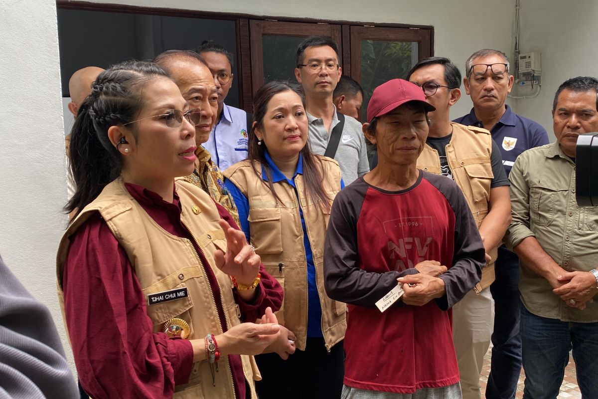 Pemerintah Kota Singkawang bersama donatur wujudkan rumah layak huni