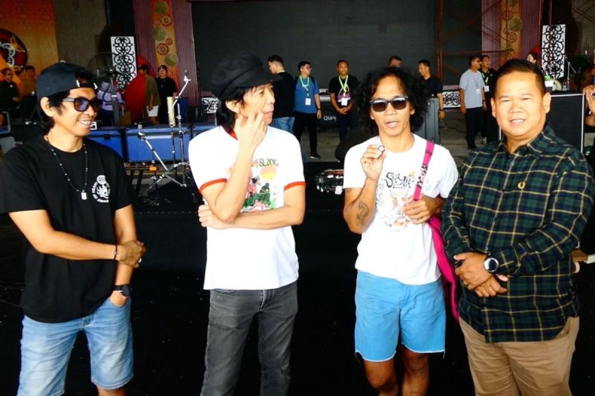 Slank Kolaborasi dengan 1.000 Penari Pada Festival Budaya Irau Malinau