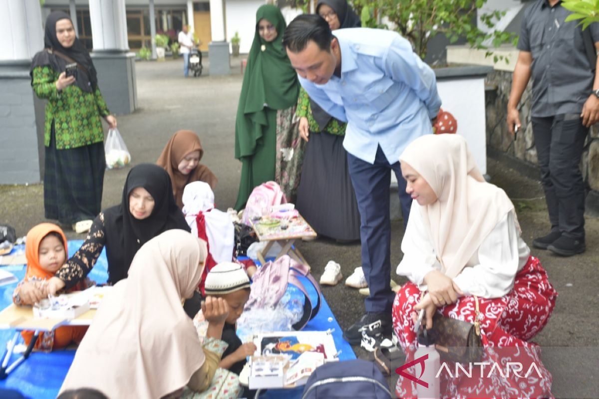Pengurus IGRA Rejang Lebong kenalkan budaya membatik sejak usia dini